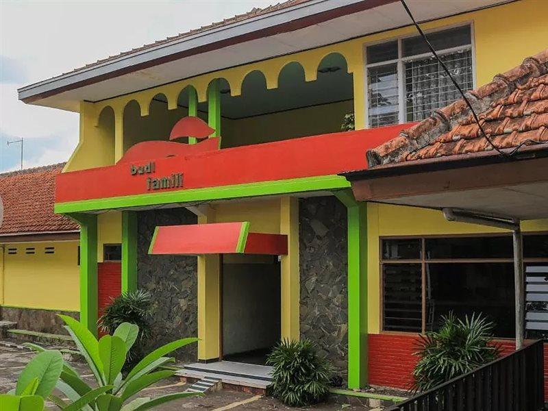 Oyo Life 1708 Hotel Budi Famili 1 Syariah Ciamis Экстерьер фото