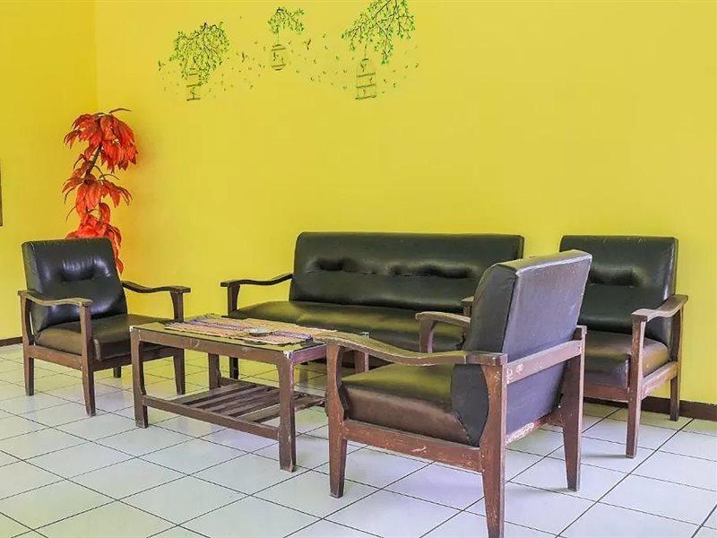 Oyo Life 1708 Hotel Budi Famili 1 Syariah Ciamis Экстерьер фото