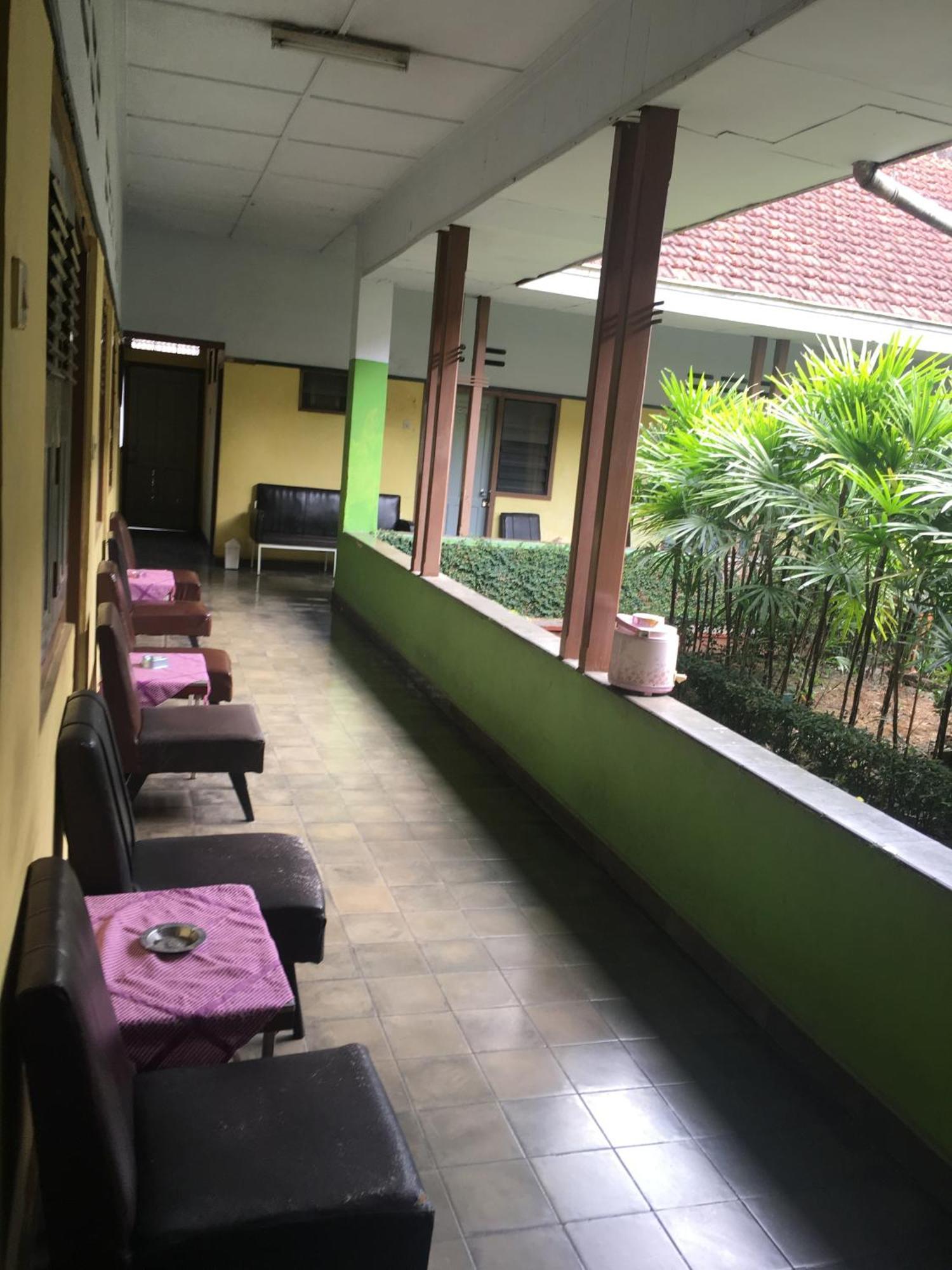 Oyo Life 1708 Hotel Budi Famili 1 Syariah Ciamis Экстерьер фото